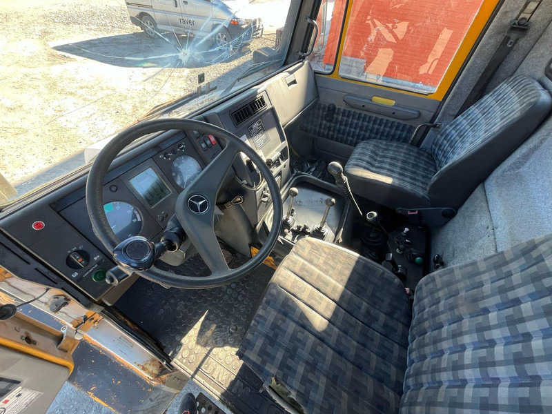 Cap tractor Mercedes-Benz Unimog U130 4x4: Foto 15 Cap tractor Mercedes-Benz Unimog U130 4x4: Foto 15