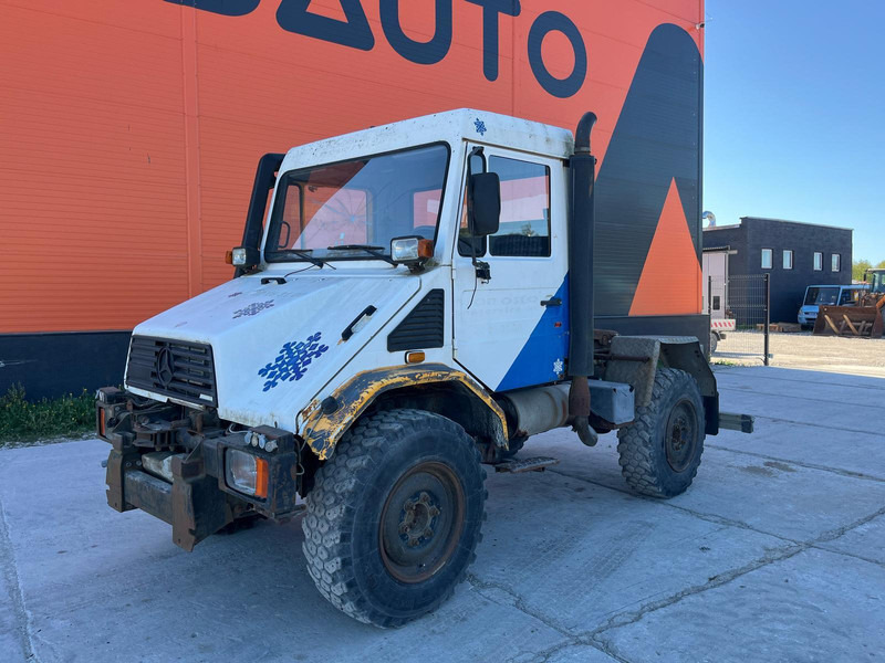 Mercedes-Benz Unimog U130 4x4 - Cap tractor: Foto 2 Mercedes-Benz Unimog U130 4x4 - Cap tractor: Foto 2