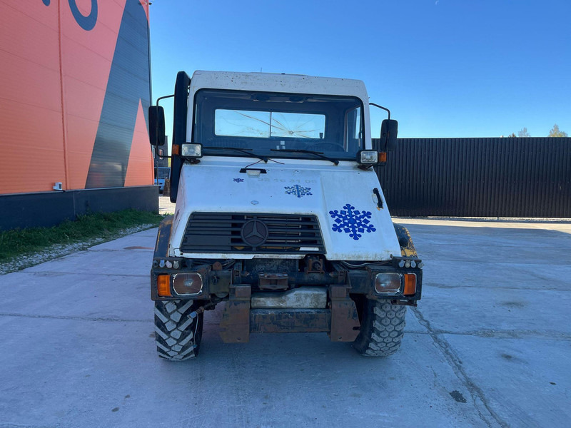 Mercedes-Benz Unimog U130 4x4 - Cap tractor: Foto 3 Mercedes-Benz Unimog U130 4x4 - Cap tractor: Foto 3