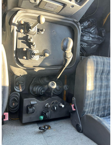 Cap tractor Mercedes-Benz Unimog U130 4x4: Foto 19 Cap tractor Mercedes-Benz Unimog U130 4x4: Foto 19