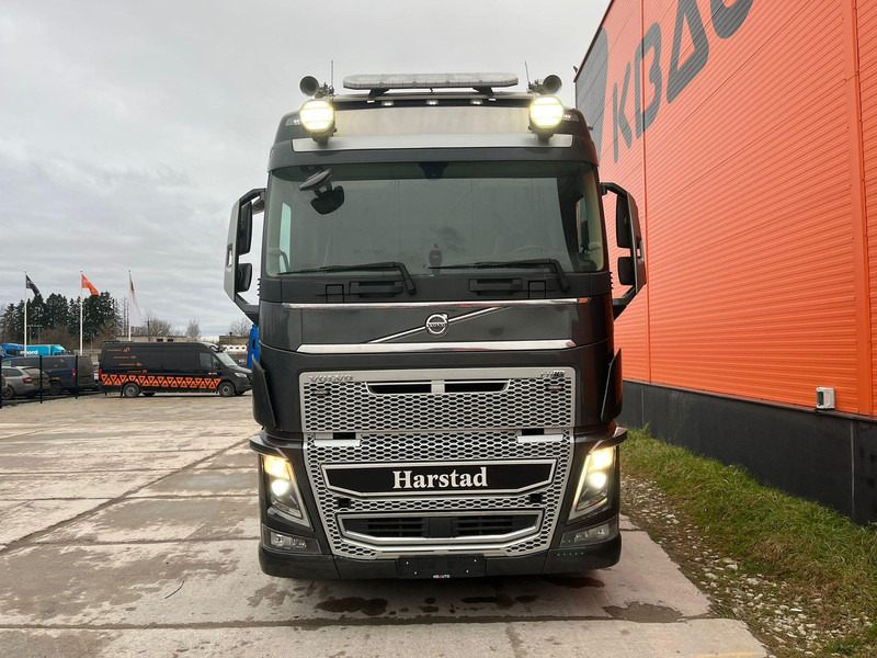 Volvo FH 16 750 6x4 GCW 70 ton / RETARDER / HYDRAULICS / TANDEM AXLE LIFT - Cap tractor: Foto 2 Volvo FH 16 750 6x4 GCW 70 ton / RETARDER / HYDRAULICS / TANDEM AXLE LIFT - Cap tractor: Foto 2