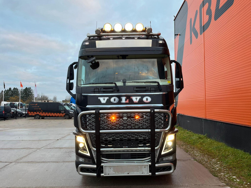 Volvo FH 16 750 6x4 GCW 80 ton / RETARDER / HYDRAULICS / TANDEM AXLE LIFT - Cap tractor: Foto 3 Volvo FH 16 750 6x4 GCW 80 ton / RETARDER / HYDRAULICS / TANDEM AXLE LIFT - Cap tractor: Foto 3
