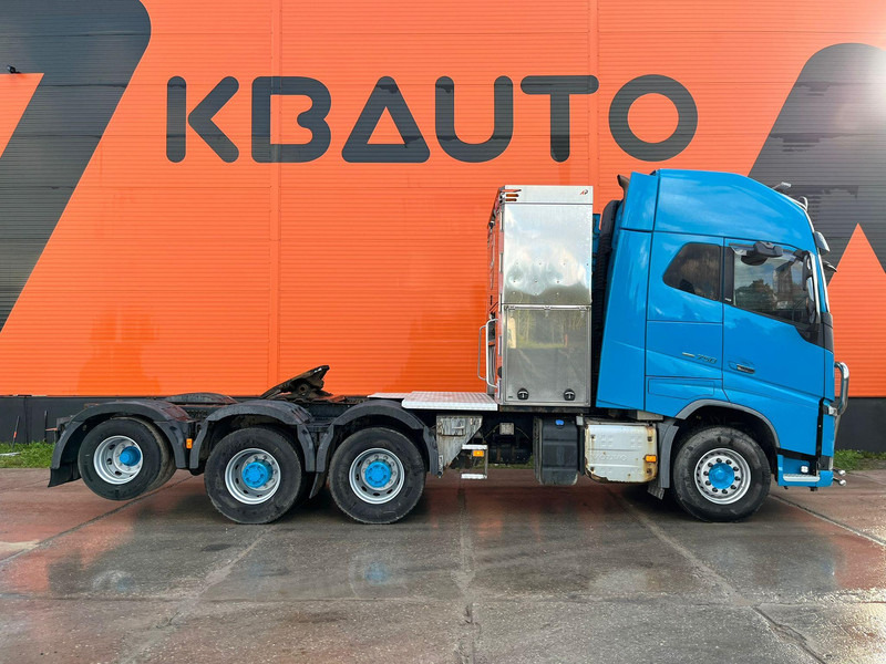 Volvo FH 16 750 8x4 GCW 130 ton / GLOBE XL / HYDRAULICS / BIG AXLES - Cap tractor: Foto 4 Volvo FH 16 750 8x4 GCW 130 ton / GLOBE XL / HYDRAULICS / BIG AXLES - Cap tractor: Foto 4
