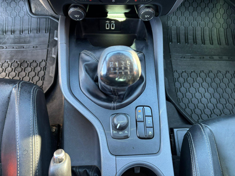 Automobil Ford Ranger 4x4: Foto 18 Automobil Ford Ranger 4x4: Foto 18