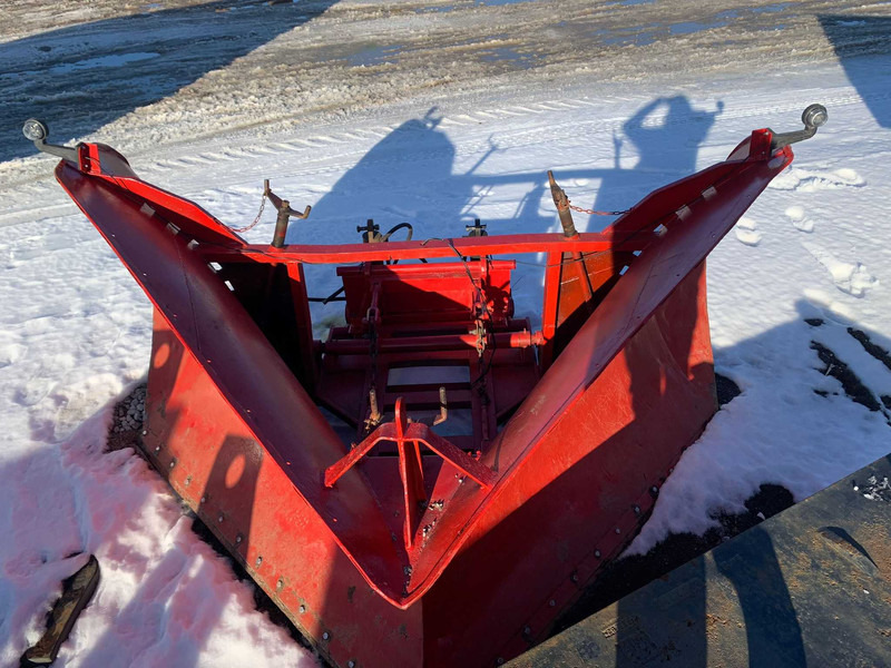 Hydraulic ARROW SNOW PLOW / LUMESAHK - Utilaj deszăpezire: Foto 3 Hydraulic ARROW SNOW PLOW / LUMESAHK - Utilaj deszăpezire: Foto 3