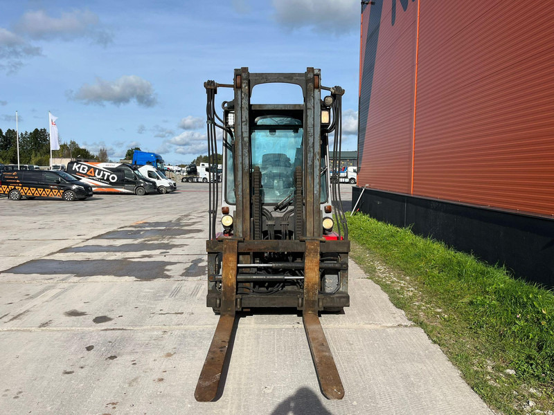 Kalmar DCD 55-6 H Rated capacity: 5500 kg / Lifting height: 3500 mm - Stivuitor diesel: Foto 3 Kalmar DCD 55-6 H Rated capacity: 5500 kg / Lifting height: 3500 mm - Stivuitor diesel: Foto 3