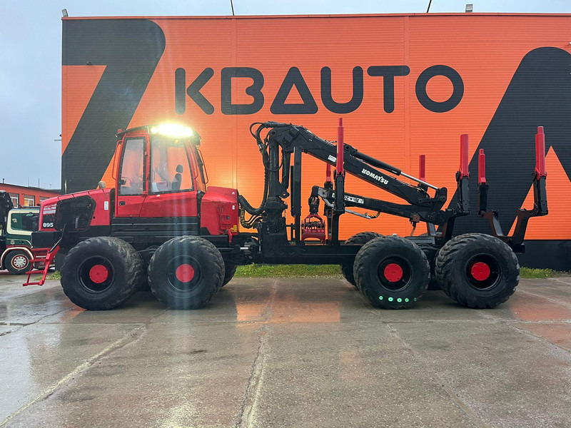 Komatsu 895 8x8 LOADFLEX / CRANE 165F - Remorcă forestieră: Foto 3 Komatsu 895 8x8 LOADFLEX / CRANE 165F - Remorcă forestieră: Foto 3