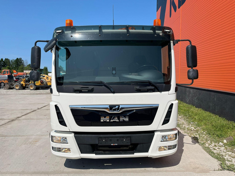 MAN TGL 8.190 4x2 EFFER 80.2/2S / PLATFORM L=5250 mm - Camion platformă, Camion cu macara: Foto 3 MAN TGL 8.190 4x2 EFFER 80.2/2S / PLATFORM L=5250 mm - Camion platformă, Camion cu macara: Foto 3