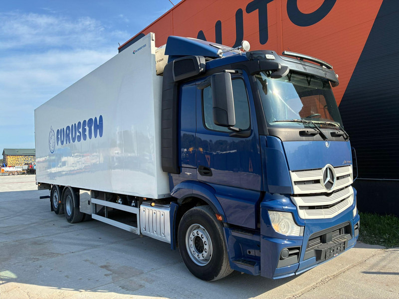 Mercedes-Benz Actros 2548 6x2*4 THERMOKING T-1200R / BOX L=9013 mm - Camion frigider: Foto 3 Mercedes-Benz Actros 2548 6x2*4 THERMOKING T-1200R / BOX L=9013 mm - Camion frigider: Foto 3