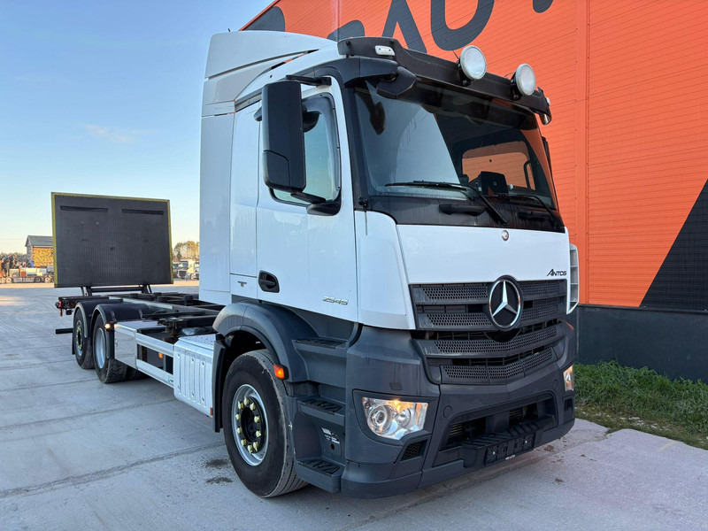 Mercedes-Benz Antos 2545 6x2 RETARDER / CHASSIS L=7812 mm - Camion transport containere/ Swap body: Foto 4 Mercedes-Benz Antos 2545 6x2 RETARDER / CHASSIS L=7812 mm - Camion transport containere/ Swap body: Foto 4