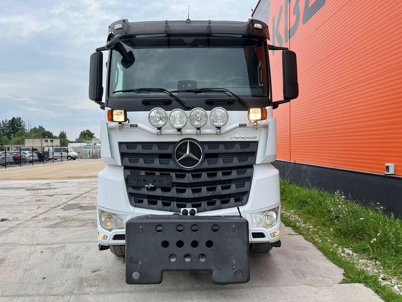 Mercedes-Benz Arocs 3242 8x4 PK22002 / RETARDER / SNOW PLOW EQUIPMENT / GRAPPLE - Camion cu cârlig, Camion cu macara: Foto 3 Mercedes-Benz Arocs 3242 8x4 PK22002 / RETARDER / SNOW PLOW EQUIPMENT / GRAPPLE - Camion cu cârlig, Camion cu macara: Foto 3