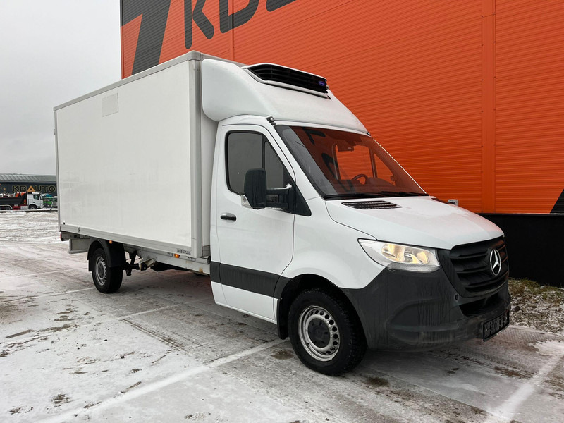 Mercedes-Benz Sprinter 317 CDI XARIOS 350 / BOX L=4200 mm - Autoutilitară frigorifica: Foto 4 Mercedes-Benz Sprinter 317 CDI XARIOS 350 / BOX L=4200 mm - Autoutilitară frigorifica: Foto 4