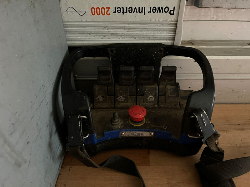 Camion platformă, Camion cu macara Renault D12 4x2 WORKSHOP ON WHEELS / FASSI M30A.13 / BOX L=4459 mm: Foto 13 Camion platformă, Camion cu macara Renault D12 4x2 WORKSHOP ON WHEELS / FASSI M30A.13 / BOX L=4459 mm: Foto 13