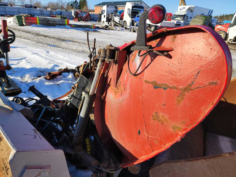 Svedala ARBRÅ HYDRAULIC STRAIGHT SNOW PLOW / LUMESAHK - Utilaj deszăpezire: Foto 3 Svedala ARBRÅ HYDRAULIC STRAIGHT SNOW PLOW / LUMESAHK - Utilaj deszăpezire: Foto 3