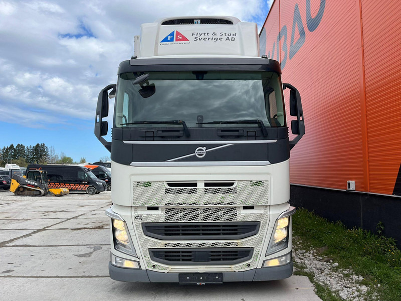 Volvo FH 460 6x2*4 FOR SALE AS CHASSIS / CHASSIS L=7400 mm - Camion şasiu: Foto 3 Volvo FH 460 6x2*4 FOR SALE AS CHASSIS / CHASSIS L=7400 mm - Camion şasiu: Foto 3