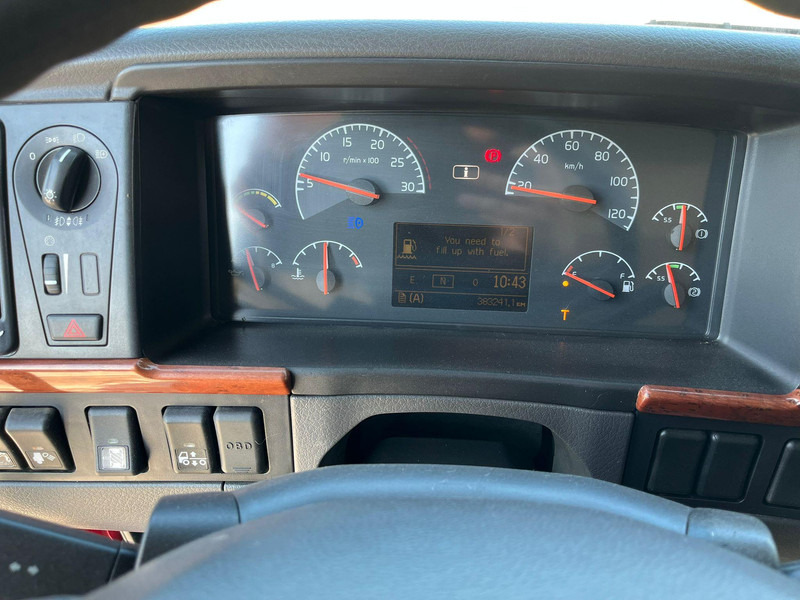 Camion platformă, Camion cu macara Volvo FH 480 8x4 HIAB 1055E-8 / WINCH / PLATFORM L=6928 mm: Foto 18 Camion platformă, Camion cu macara Volvo FH 480 8x4 HIAB 1055E-8 / WINCH / PLATFORM L=6928 mm: Foto 18