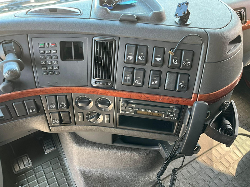 Camion platformă, Camion cu macara Volvo FH 480 8x4 HIAB 1055E-8 / WINCH / PLATFORM L=6928 mm: Foto 20 Camion platformă, Camion cu macara Volvo FH 480 8x4 HIAB 1055E-8 / WINCH / PLATFORM L=6928 mm: Foto 20