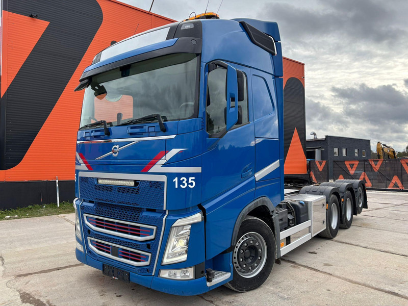 Volvo FH 500 8x4*4 FOR SALE AS CHASSIS / GCW 70 ton / PTO / CHASSIS L=6420 mm - Camion şasiu: Foto 2 Volvo FH 500 8x4*4 FOR SALE AS CHASSIS / GCW 70 ton / PTO / CHASSIS L=6420 mm - Camion şasiu: Foto 2