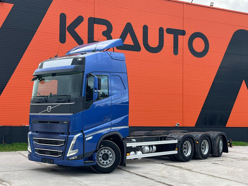 Volvo FH 500 8x4*4 GLOBE XL / RETARDER / CHASSIS L=7589 mm - Camion şasiu: Foto 1 Volvo FH 500 8x4*4 GLOBE XL / RETARDER / CHASSIS L=7589 mm - Camion şasiu: Foto 1