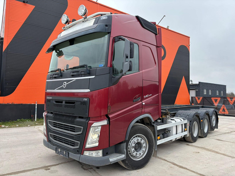 Volvo FH 540 8x4*4 CHASSIS L=6124 mm - Camion şasiu: Foto 2 Volvo FH 540 8x4*4 CHASSIS L=6124 mm - Camion şasiu: Foto 2