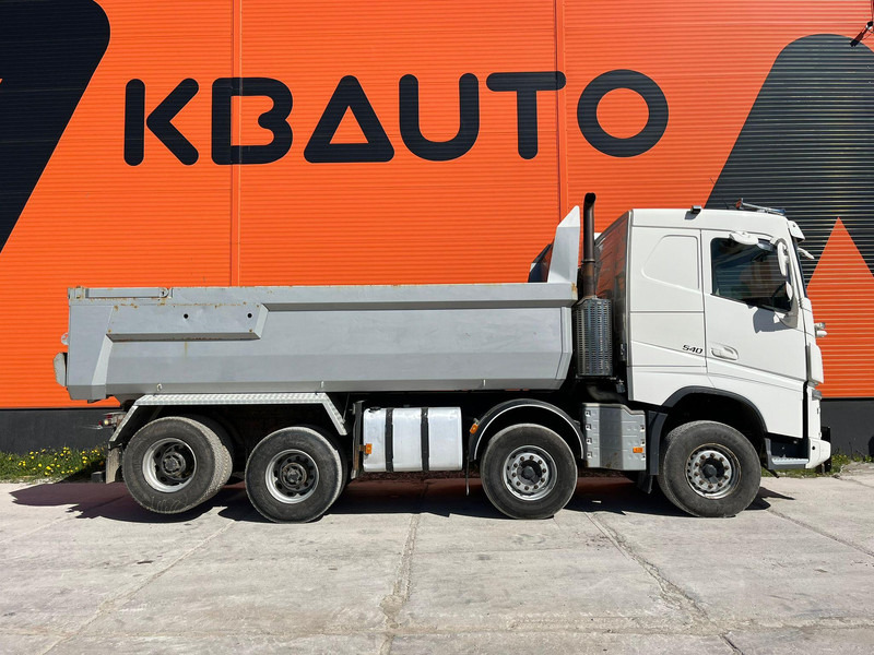 Volvo FH 540 8x4 RETARDER / TANDEM AXLE LIFT / BIG AXLES / BOX L=5704 mm - Camion basculantă: Foto 5 Volvo FH 540 8x4 RETARDER / TANDEM AXLE LIFT / BIG AXLES / BOX L=5704 mm - Camion basculantă: Foto 5