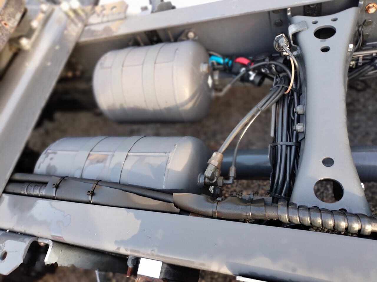 Cap tractor Scania P450: Foto 17