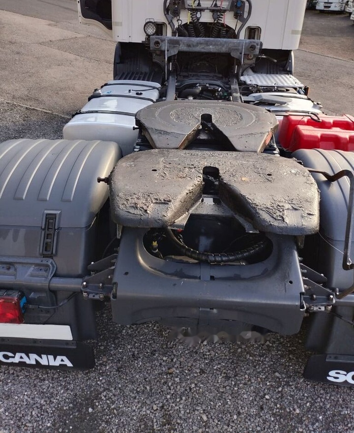 Cap tractor Scania P450: Foto 7