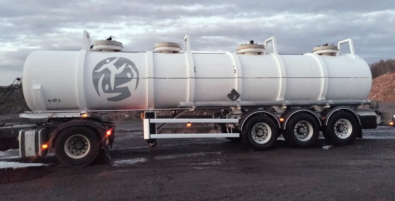 Guhur ADR L4BN/ chemiczna / polyester / poj. 24.600L - Semiremorcă cisternă: Foto 5 Guhur ADR L4BN/ chemiczna / polyester / poj. 24.600L - Semiremorcă cisternă: Foto 5