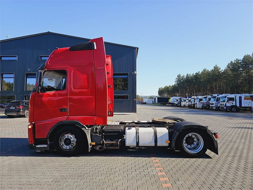 Volvo FH13 XXL MANUAL 420 EURO 5 2011 r MEGA LOW DECK - Cap tractor: Foto 3 Volvo FH13 XXL MANUAL 420 EURO 5 2011 r MEGA LOW DECK - Cap tractor: Foto 3