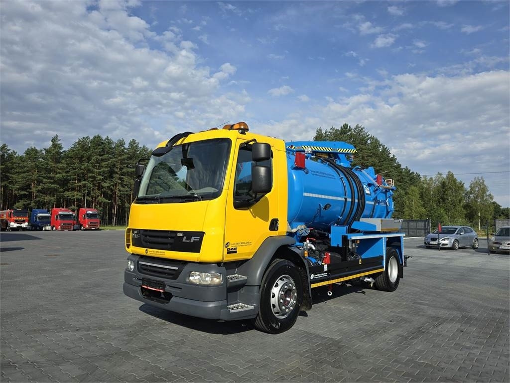 DAF WHALE 2012 WUKO for the collection of liquid waste - Maşină pentru vidanjări: Foto 4 DAF WHALE 2012 WUKO for the collection of liquid waste - Maşină pentru vidanjări: Foto 4