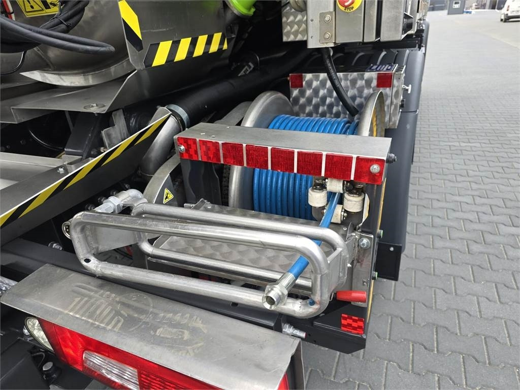 Scania MORO KAISER WUKO COMBI HOT WATER FOR CLEANING SEWE - Maşina comunala: Foto 4 Scania MORO KAISER WUKO COMBI HOT WATER FOR CLEANING SEWE - Maşina comunala: Foto 4