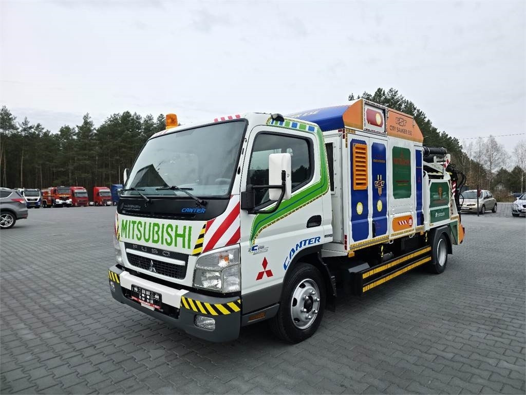 Mitsubishi CANTER odkurzacz koparka ssąca Saugbagger CITY SAU - Maşină pentru vidanjări: Foto 3 Mitsubishi CANTER odkurzacz koparka ssąca Saugbagger CITY SAU - Maşină pentru vidanjări: Foto 3