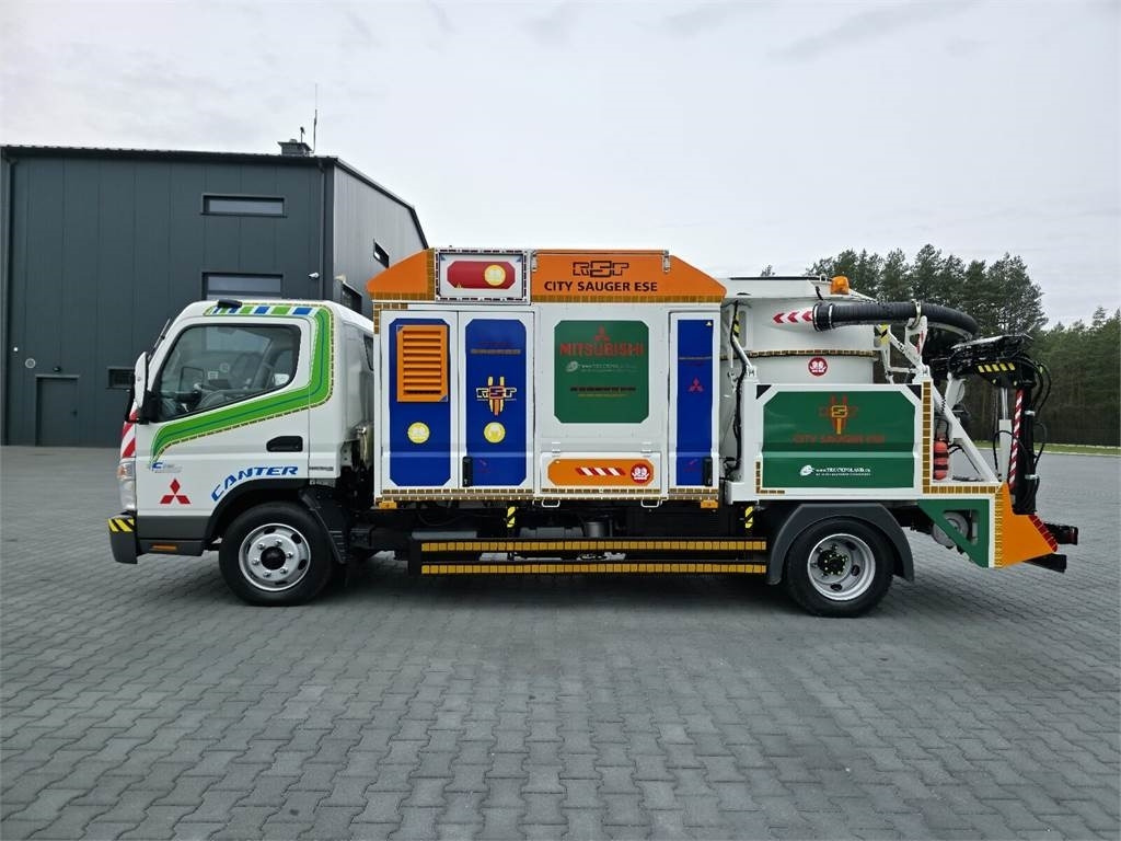 Mitsubishi CANTER odkurzacz koparka ssąca Saugbagger CITY SAU - Maşină pentru vidanjări: Foto 4 Mitsubishi CANTER odkurzacz koparka ssąca Saugbagger CITY SAU - Maşină pentru vidanjări: Foto 4