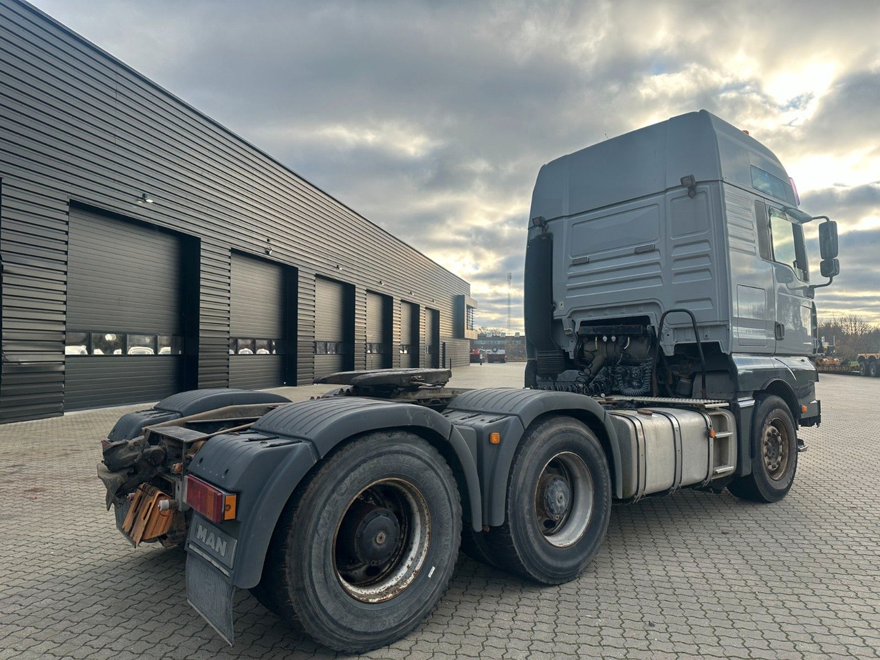 MAN TGA 26.530 6x4 / 120 T - Cap tractor: Foto 4 MAN TGA 26.530 6x4 / 120 T - Cap tractor: Foto 4