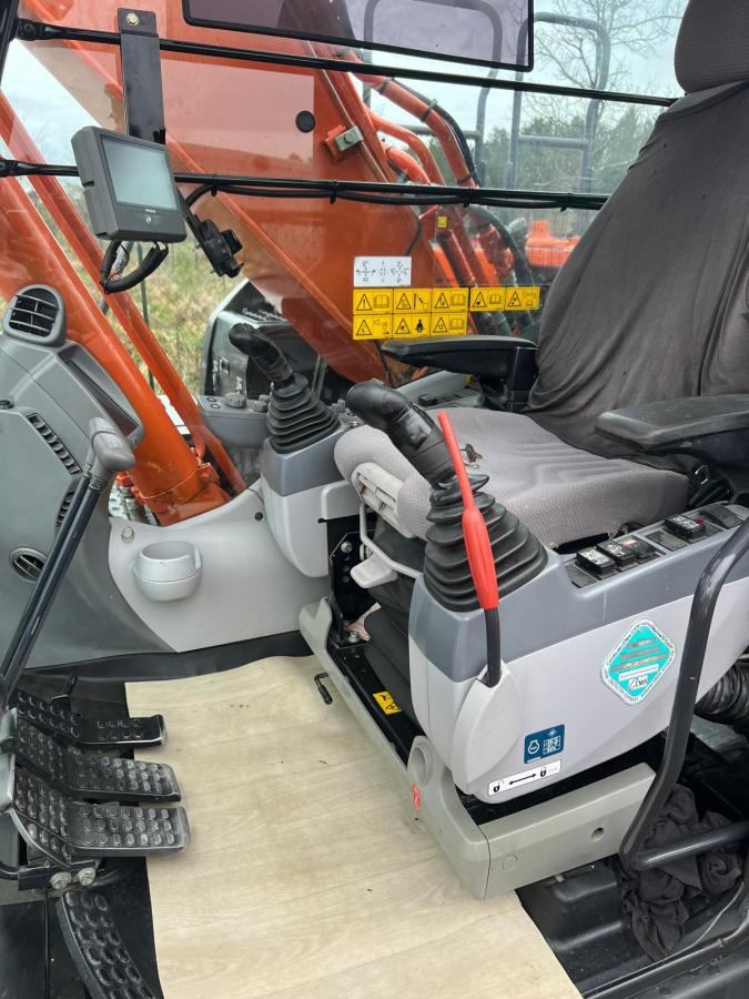 Hitachi ZX210LC 6 - Excavator pe şenile: Foto 5 Hitachi ZX210LC 6 - Excavator pe şenile: Foto 5