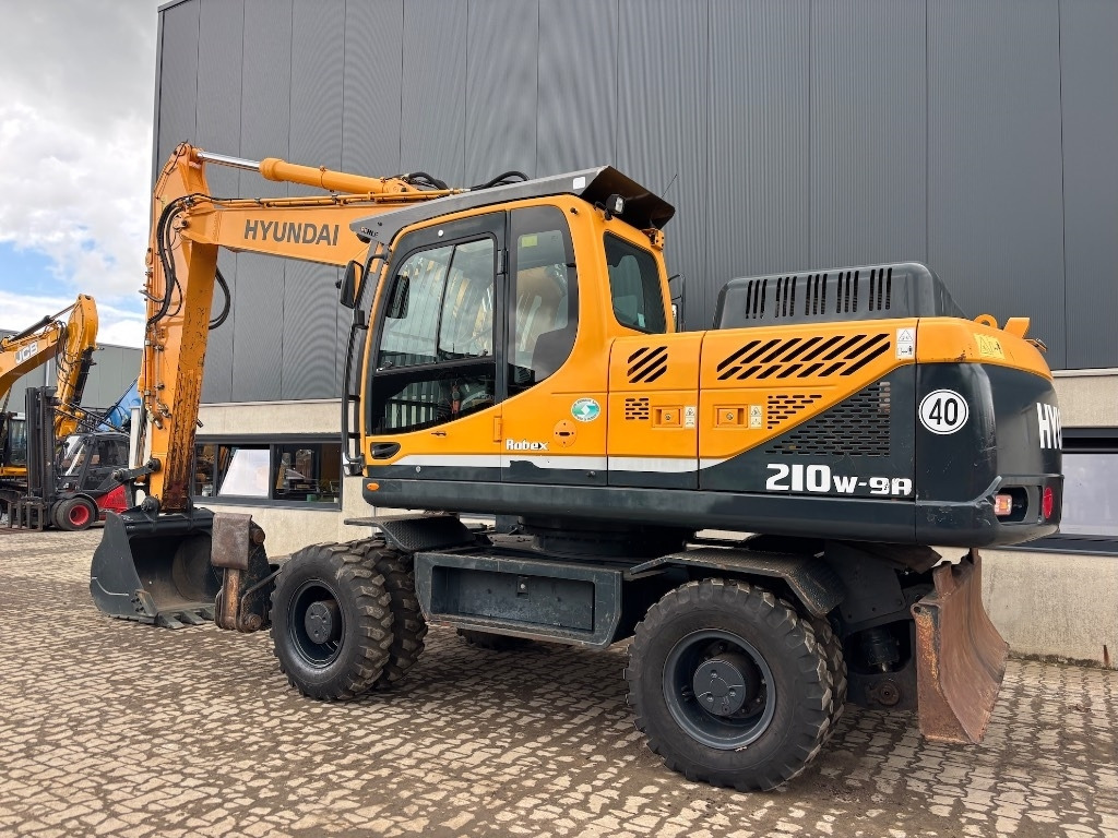 Hyundai Robex 210 W-9 A - 210 W - 200 W - 180 W - Excavator pe roţi: Foto 2 Hyundai Robex 210 W-9 A - 210 W - 200 W - 180 W - Excavator pe roţi: Foto 2