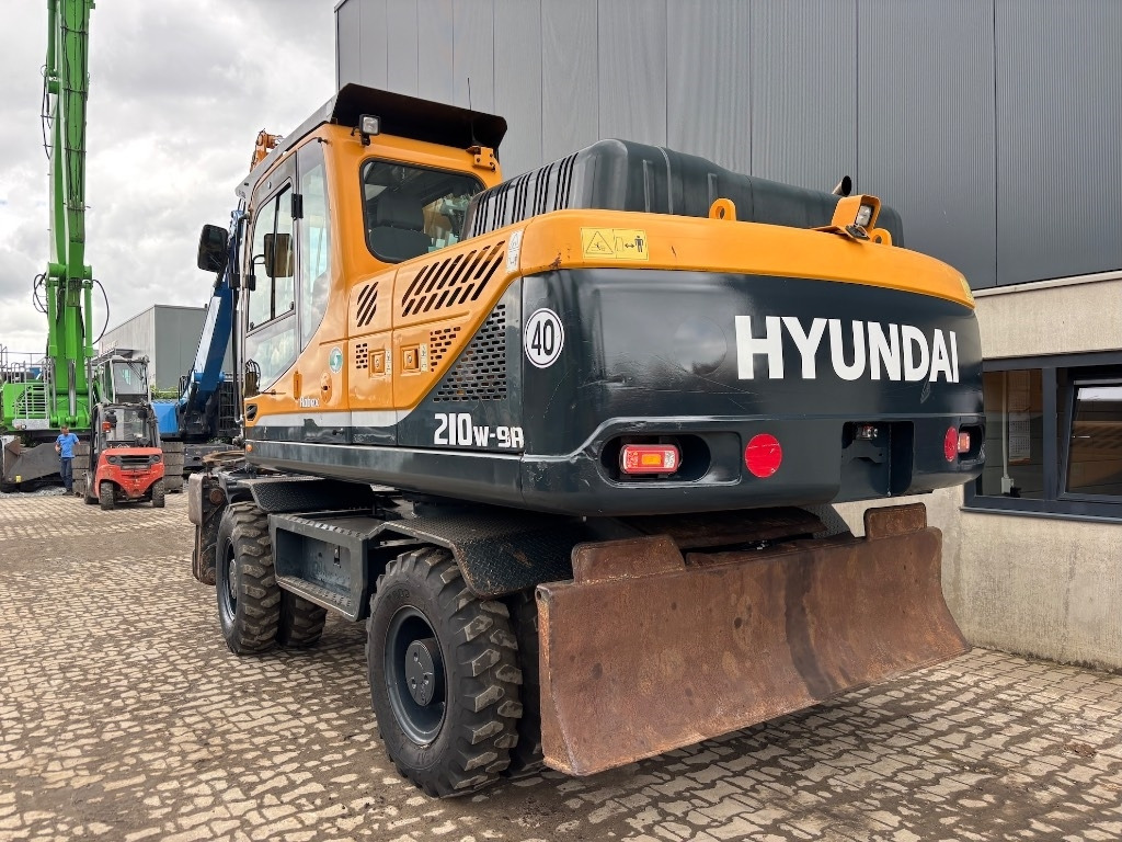 Hyundai Robex 210 W-9 A - 210 W - 200 W - 180 W - Excavator pe roţi: Foto 3 Hyundai Robex 210 W-9 A - 210 W - 200 W - 180 W - Excavator pe roţi: Foto 3