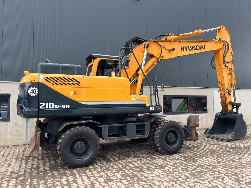 Hyundai Robex 210 W-9 A - 210 W - 200 W - 180 W - Excavator pe roţi: Foto 5 Hyundai Robex 210 W-9 A - 210 W - 200 W - 180 W - Excavator pe roţi: Foto 5