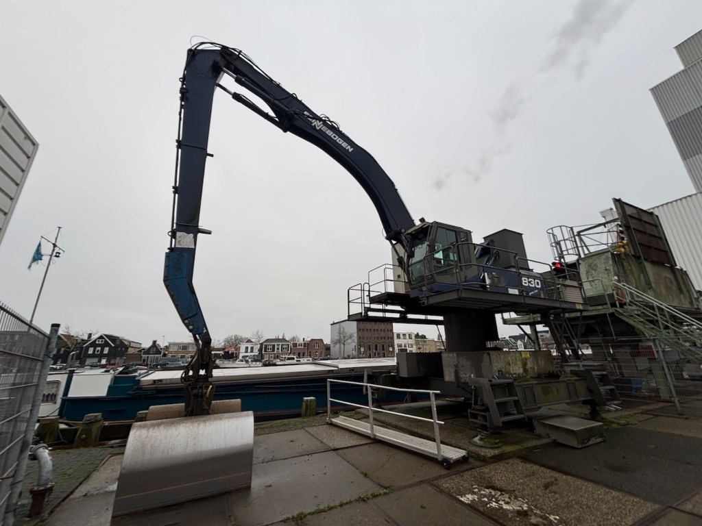 Excavator pentru manipulare de materiale Sennebogen 830 Electric / 830A: Foto 6