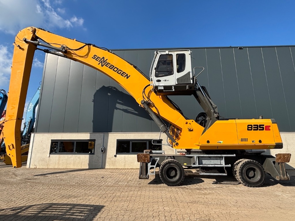 Sennebogen 835 - 835M - 835E - 835 E - Excavator pentru manipulare de materiale: Foto 1 Sennebogen 835 - 835M - 835E - 835 E - Excavator pentru manipulare de materiale: Foto 1