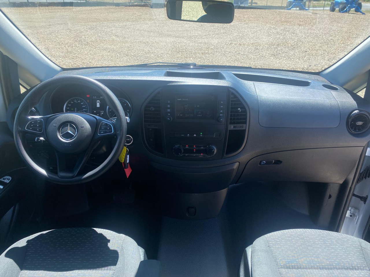 MERCEDES-BENZ Vito Tourer 114 CDI 136 Long Pro 9G-Tronic 8 Places - Transport persoane: Foto 5 MERCEDES-BENZ Vito Tourer 114 CDI 136 Long Pro 9G-Tronic 8 Places - Transport persoane: Foto 5