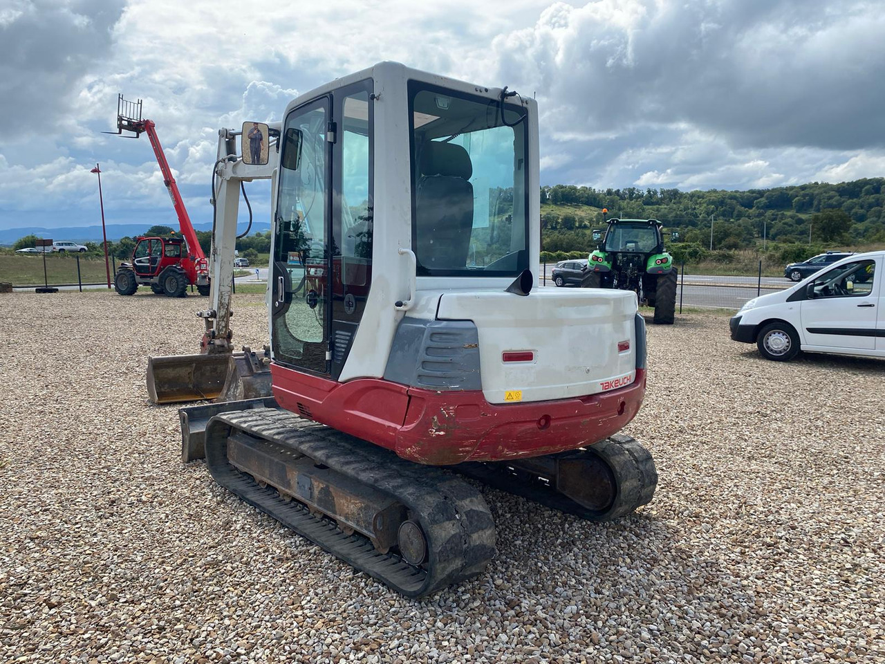 TAKEUCHI TB 250 - Excavator pe şenile: Foto 4 TAKEUCHI TB 250 - Excavator pe şenile: Foto 4