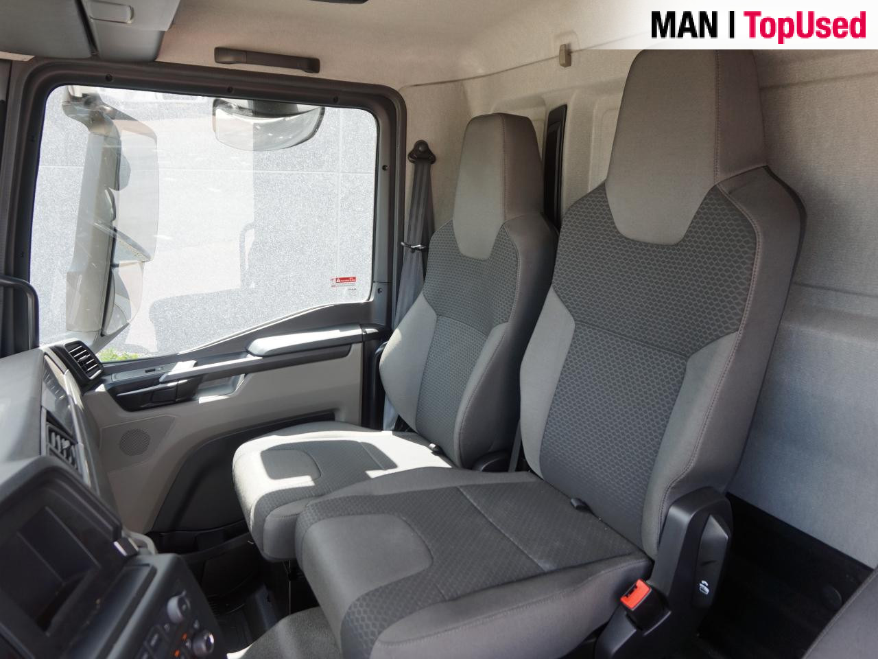 MAN TGM 15.290 4x2 BL CH - Camion platformă: Foto 3 MAN TGM 15.290 4x2 BL CH - Camion platformă: Foto 3