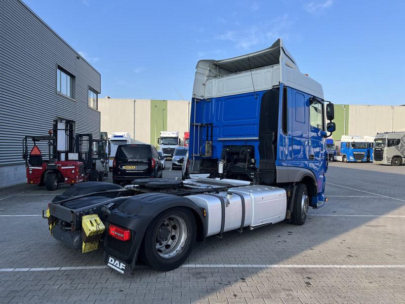 DAF XF 440 FT SC / Mega - Low Deck / 2 Tanks / Stand Klima / New Tacho V2 - Cap tractor: Foto 2 DAF XF 440 FT SC / Mega - Low Deck / 2 Tanks / Stand Klima / New Tacho V2 - Cap tractor: Foto 2
