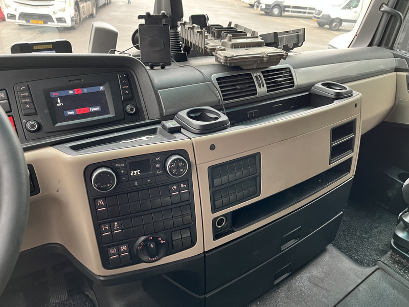 MAN TGX 18.460 XXL / Motor Defect -> Not Running / Retarder / 645 dkm / 2 Tanks - Cap tractor: Foto 5 MAN TGX 18.460 XXL / Motor Defect -> Not Running / Retarder / 645 dkm / 2 Tanks - Cap tractor: Foto 5