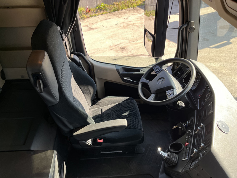 Mercedes-Benz Actros 1842 StreamSpace / 939 dkm / 2 Tanks / NL Truck - Cap tractor: Foto 3 Mercedes-Benz Actros 1842 StreamSpace / 939 dkm / 2 Tanks / NL Truck - Cap tractor: Foto 3