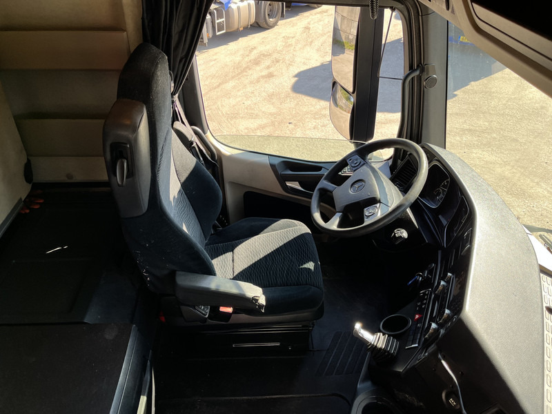 Mercedes-Benz Actros 1842 Streamspace / 937 dkm / 2 Tanks / NL Truck - Cap tractor: Foto 3 Mercedes-Benz Actros 1842 Streamspace / 937 dkm / 2 Tanks / NL Truck - Cap tractor: Foto 3