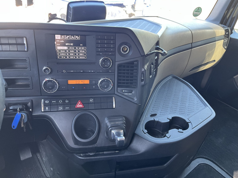 Mercedes-Benz Actros 1842 Streamspace / 945 dkm / 2 Tanks / NL Truck - Cap tractor: Foto 5 Mercedes-Benz Actros 1842 Streamspace / 945 dkm / 2 Tanks / NL Truck - Cap tractor: Foto 5