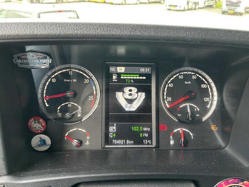 Scania R520 V8 / Showtruck / Buffl Special Interior / Vol Lucht / Retarder - Cap tractor: Foto 4 Scania R520 V8 / Showtruck / Buffl Special Interior / Vol Lucht / Retarder - Cap tractor: Foto 4