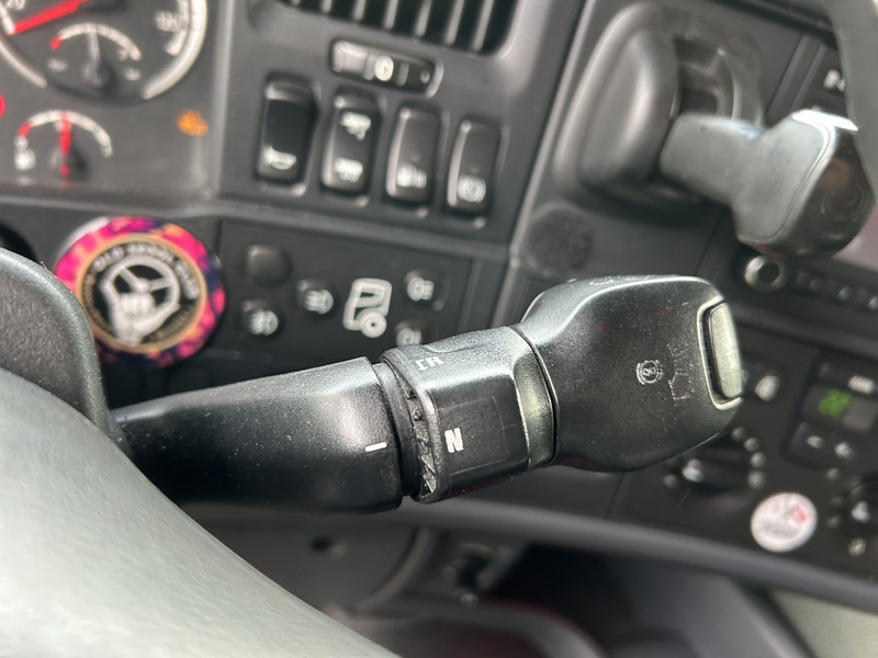 Scania R520 V8 / Showtruck / Buffl Special Interior / Vol Lucht / Retarder - Cap tractor: Foto 5 Scania R520 V8 / Showtruck / Buffl Special Interior / Vol Lucht / Retarder - Cap tractor: Foto 5
